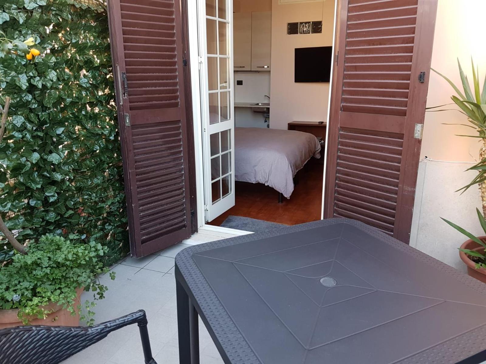Chiara Rooms, Rome